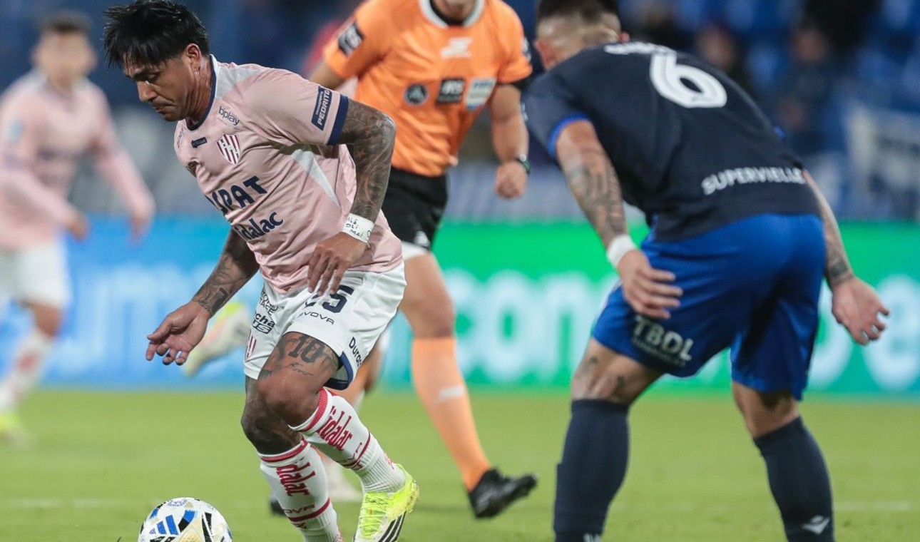 TODO IGUALADO: VELEZ Y UNION EMPATARON 2-2 EN EL AMALFITANI