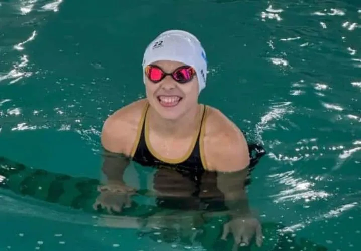Brunella Del Zotto conquistó el oro en Chile. Campeona sudamericana, representando el Tenis Club de Reconquista.