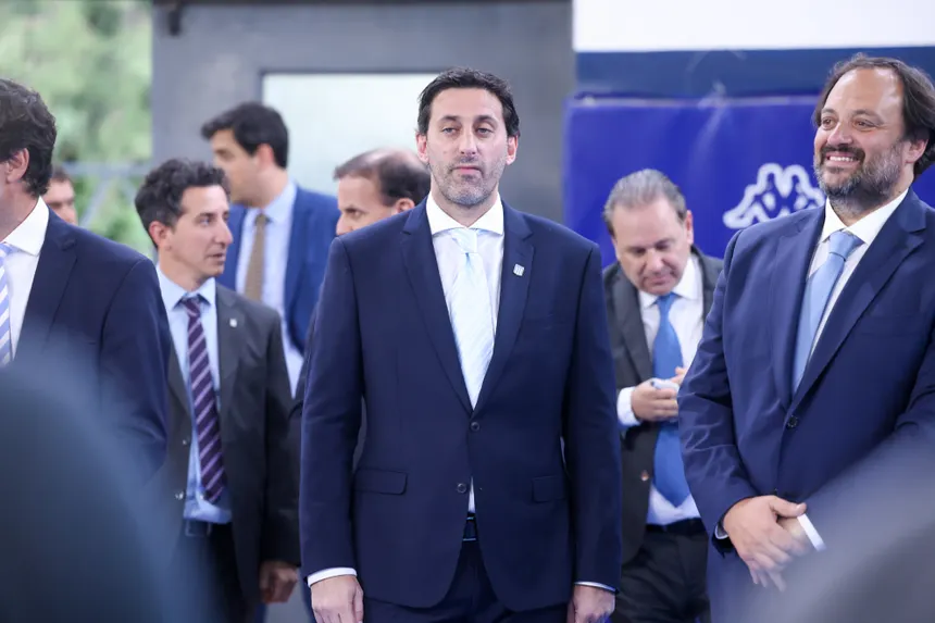 Milito explotó tras la eliminación de Racing: “Nos sentimos robados”