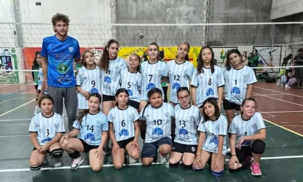 Campeonas: el sub 12 de florencia cicles brilló en villa ocampo y se quedó con la copa de plata