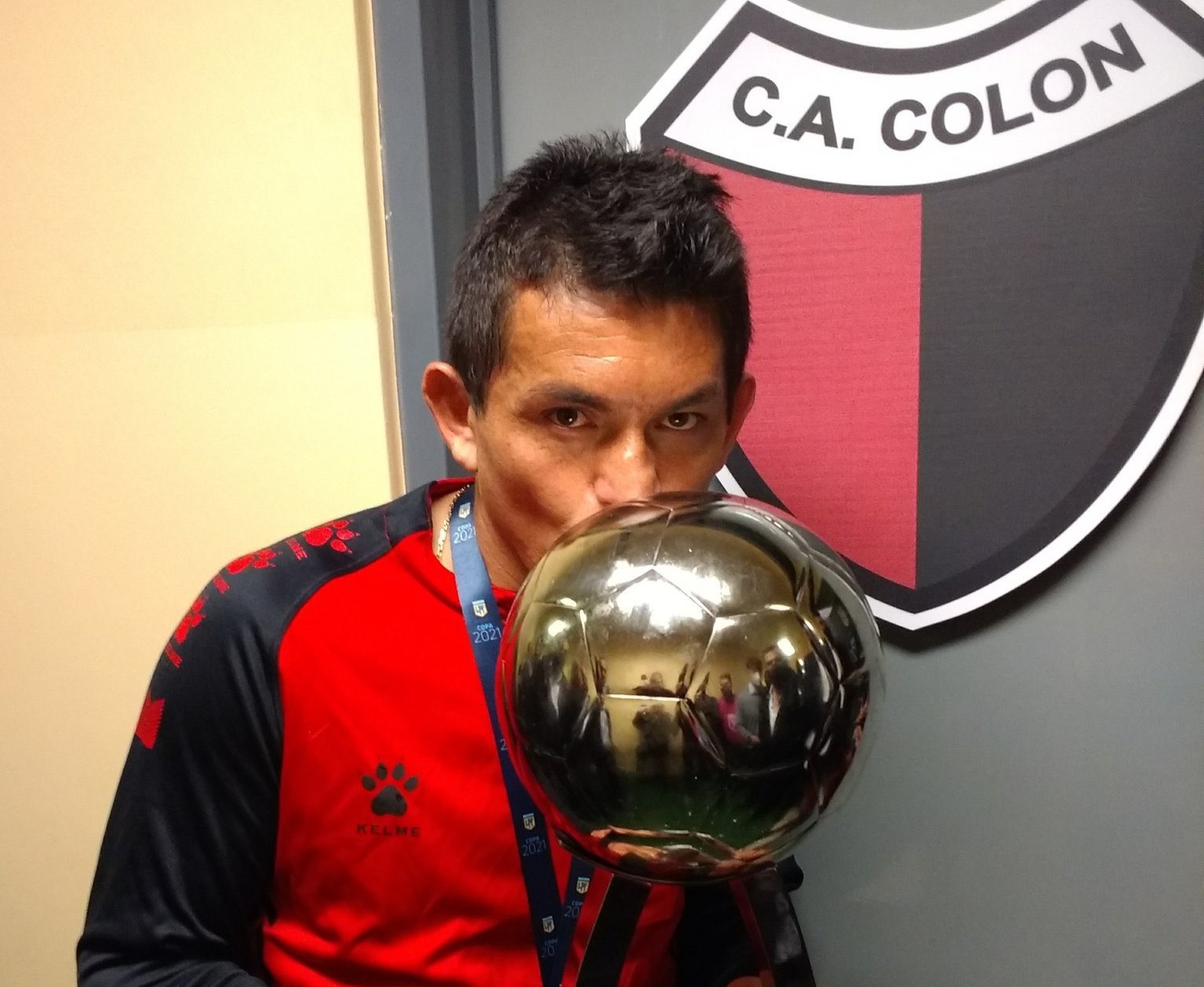 El último baile del Pulga: Santa Fe se prepara para despedir a uno de los máximos ídolos de Colón